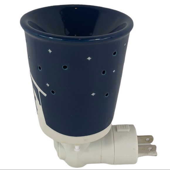 Scentsy Silent Night Nativity Plug-In Nightlight Warmer - Picture 6 of 8